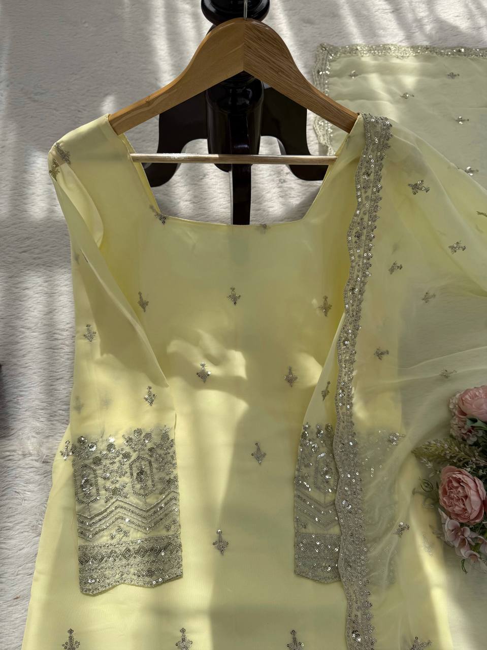 Noor Lace Sequins Classic Set