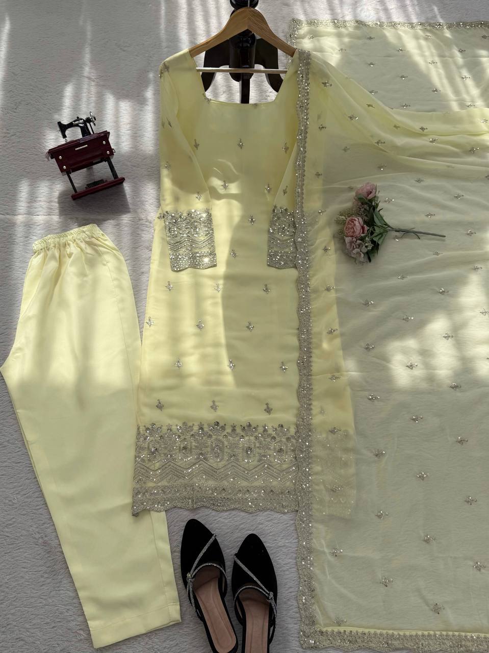 Noor Lace Sequins Classic Set