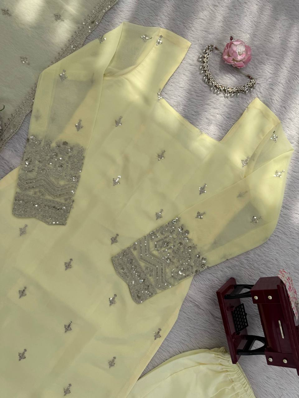 Noor Lace Sequins Classic Set