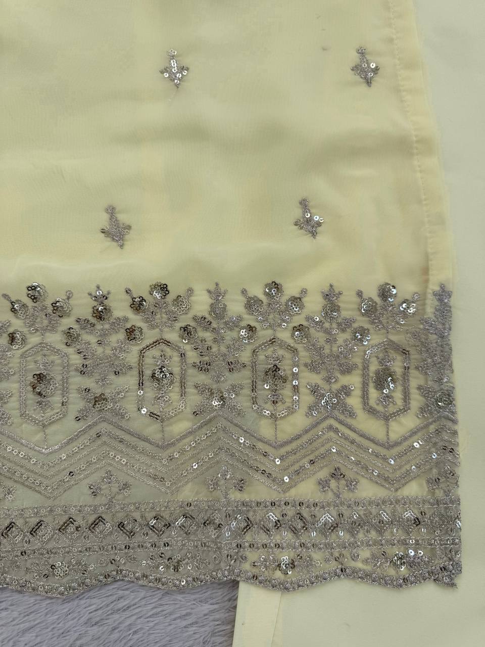 Noor Lace Sequins Classic Set